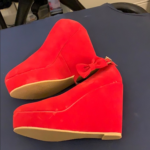 Reddish hot pink bow tie ankle strap slight flaws - Picture 3 of 9